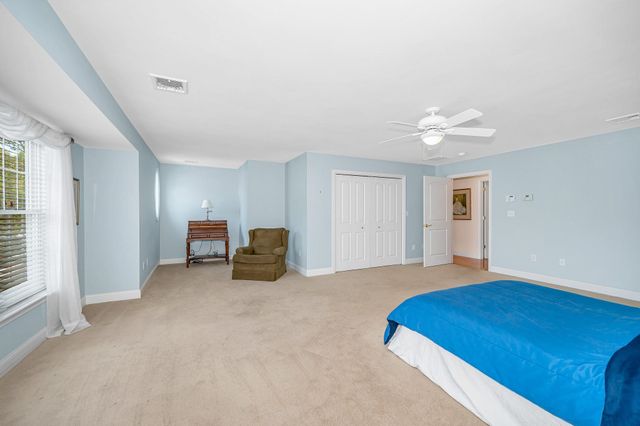 22 Town Village Drive, Salem, NH 03079