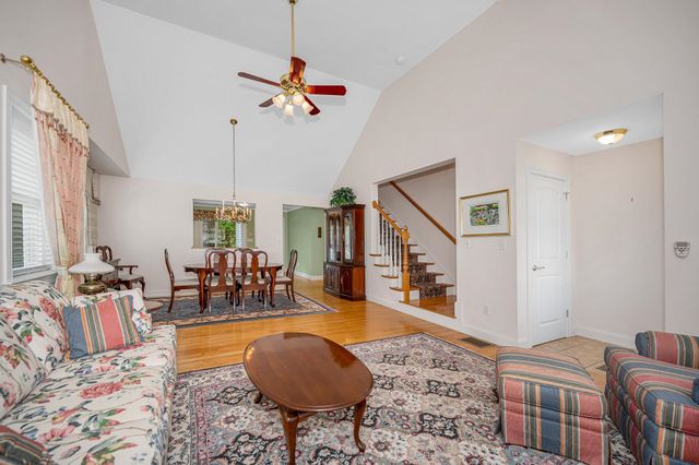 22 Town Village Drive, Salem, NH 03079