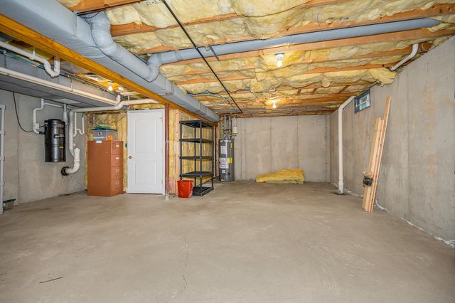 22 Town Village Drive, Salem, NH 03079