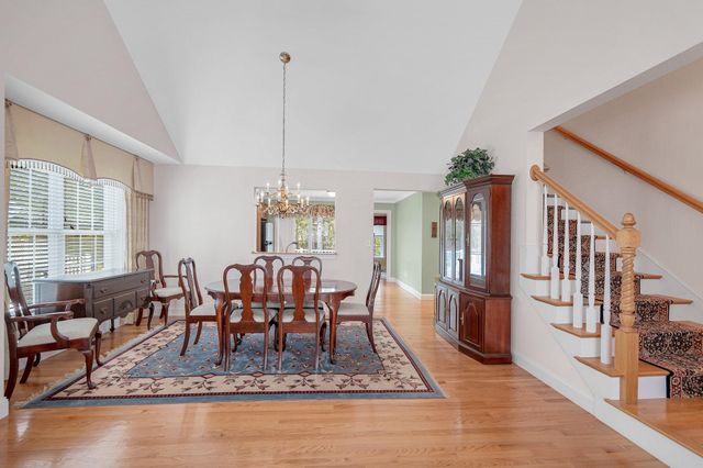 22 Town Village Drive, Salem, NH 03079