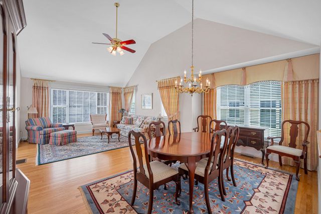 22 Town Village Drive, Salem, NH 03079