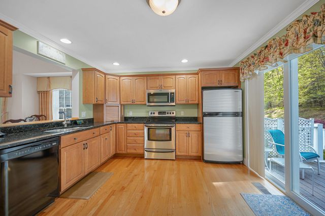 22 Town Village Drive, Salem, NH 03079
