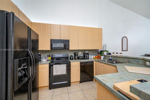 1212 NE 32nd Ter, Homestead, FL 33033