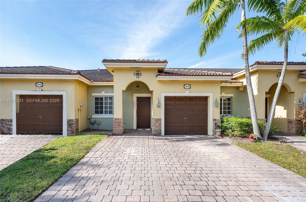 1212 NE 32nd Ter, Homestead, FL 33033