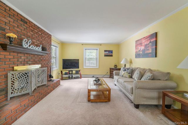 20 Spaulding Lane, Stony Brook, NY 11790