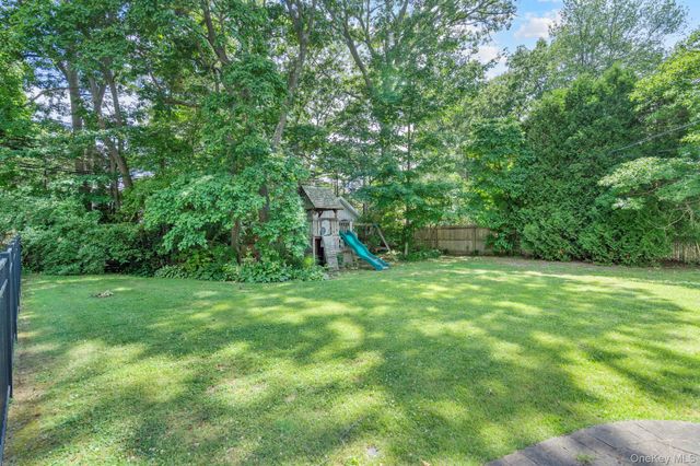 20 Spaulding Lane, Stony Brook, NY 11790