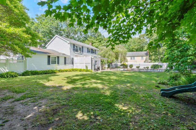 20 Spaulding Lane, Stony Brook, NY 11790