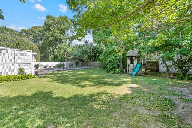 20 Spaulding Lane, Stony Brook, NY 11790