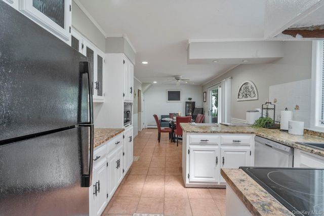 20 Spaulding Lane, Stony Brook, NY 11790