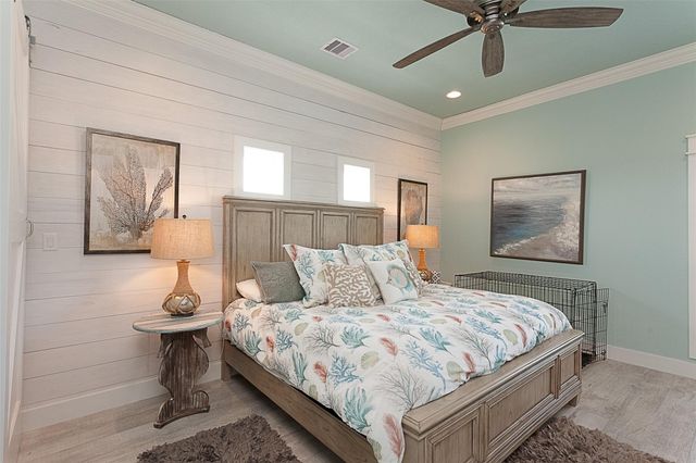 1255 Cloon Street, Crystal Beach, TX 77650