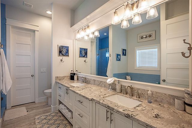 1255 Cloon Street, Crystal Beach, TX 77650