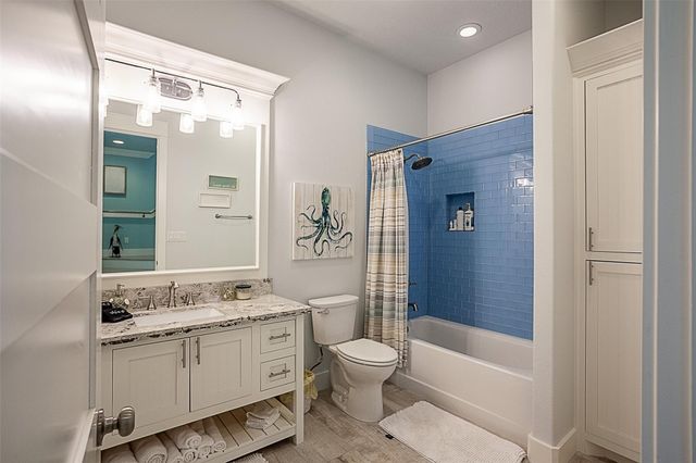 1255 Cloon Street, Crystal Beach, TX 77650