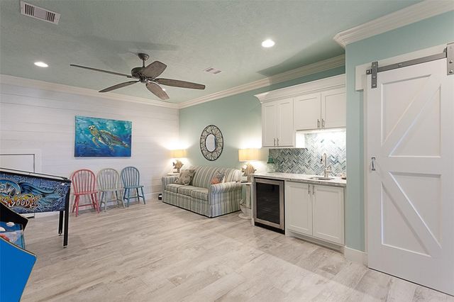 1255 Cloon Street, Crystal Beach, TX 77650