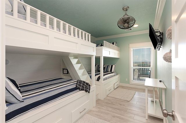 1255 Cloon Street, Crystal Beach, TX 77650