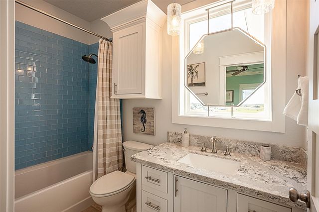 1255 Cloon Street, Crystal Beach, TX 77650