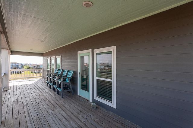 1255 Cloon Street, Crystal Beach, TX 77650