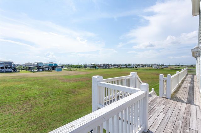 1255 Cloon Street, Crystal Beach, TX 77650