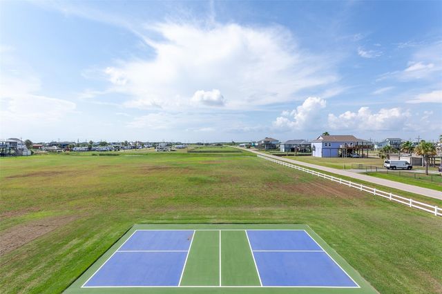 1255 Cloon Street, Crystal Beach, TX 77650