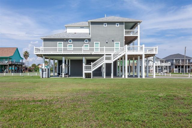 1255 Cloon Street, Crystal Beach, TX 77650