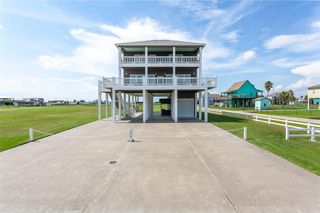 1255 Cloon Street, Crystal Beach, TX 77650