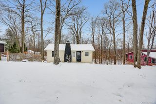 50 Woodland Circle S, Monroe, NY 10950