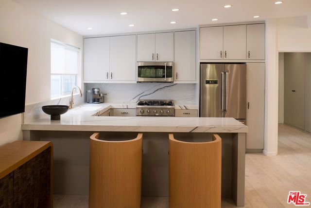 8917 E Cynthia Street 2, West Hollywood, CA 90069