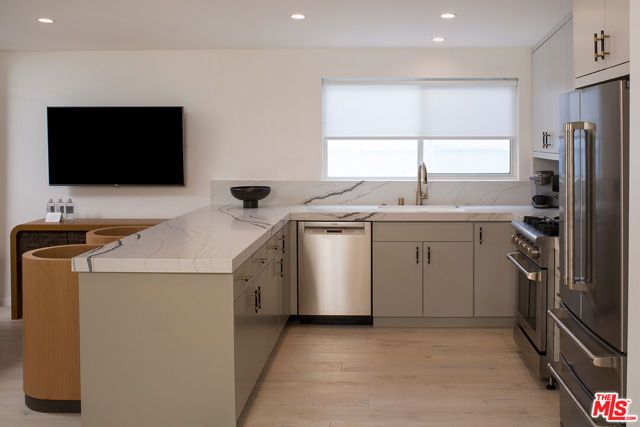 8917 E Cynthia Street 2, West Hollywood, CA 90069
