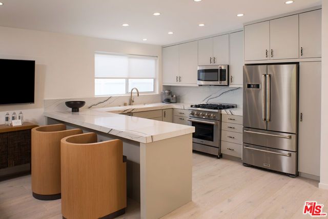 8917 E Cynthia Street 2, West Hollywood, CA 90069