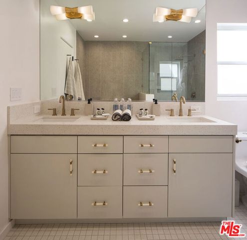 8917 E Cynthia Street 2, West Hollywood, CA 90069