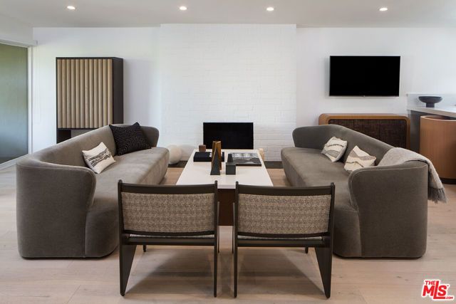 8917 E Cynthia Street 2, West Hollywood, CA 90069