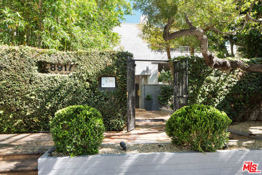 8917 E Cynthia Street 2, West Hollywood, CA 90069