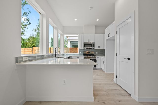 2000 Riverside Farms RD 14101, Austin, TX 78741