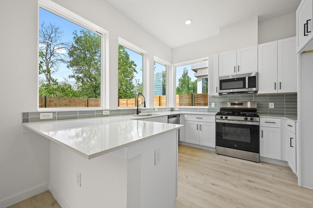 2000 Riverside Farms RD 14101, Austin, TX 78741