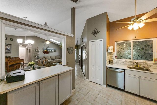 2916 MALDIVE COURT, Deltona, FL 32738