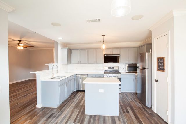 3103 Creekwood Drive, Wylie, TX 75098