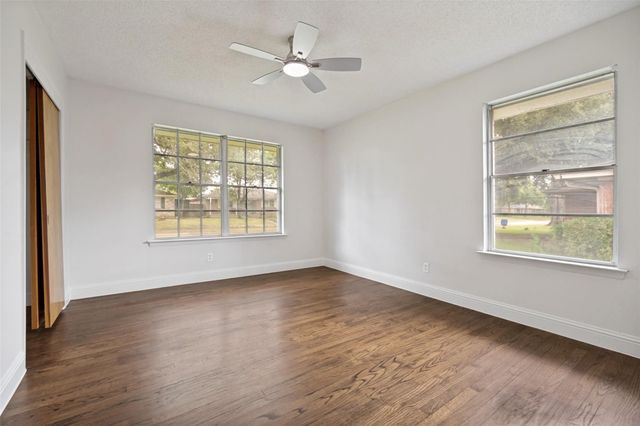 5319 Urban Crest Road, Dallas, TX 75227
