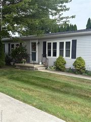 4333 24th #107, Fort Gratiot, MI 48059