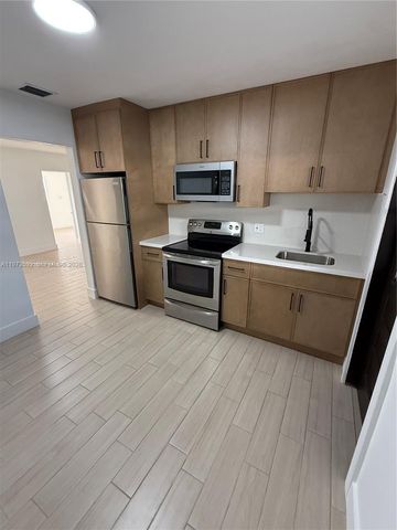 11063 SW 5th St 11063, Sweetwater, FL 33174