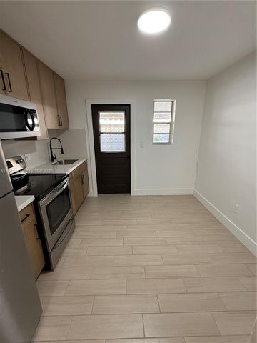 11063 SW 5th St 11063, Sweetwater, FL 33174