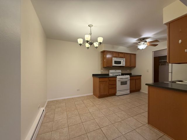 950 Washington Boulevard 206, Oak Park, IL 60302