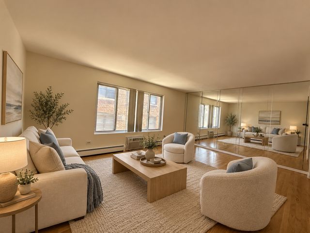 950 Washington Boulevard 206, Oak Park, IL 60302