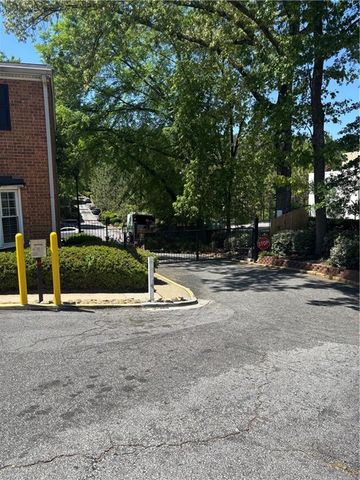 6520 Roswell Road 29, Atlanta, GA 30328