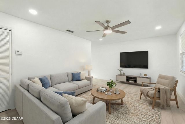 801 Madison Avenue, Daytona Beach, FL 32114