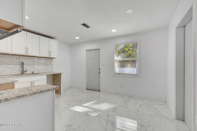 801 Madison Avenue, Daytona Beach, FL 32114