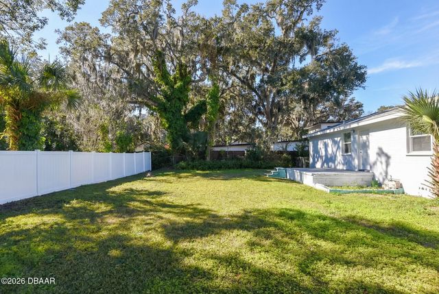 801 Madison Avenue, Daytona Beach, FL 32114