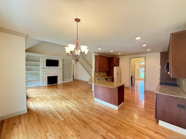 91 Caties Way, Hopewell Junction, NY 12533
