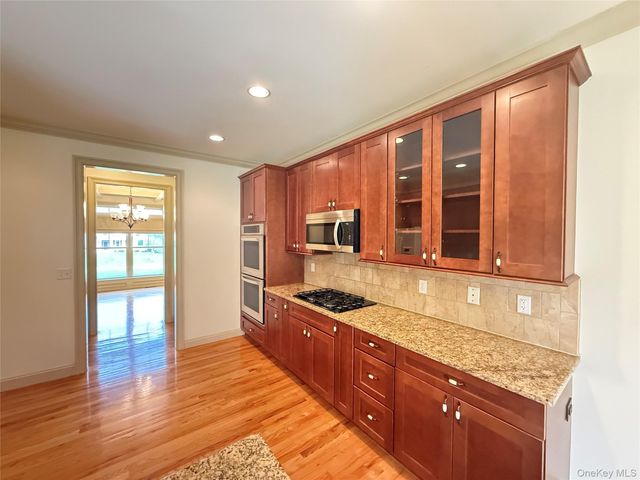 91 Caties Way, Hopewell Junction, NY 12533
