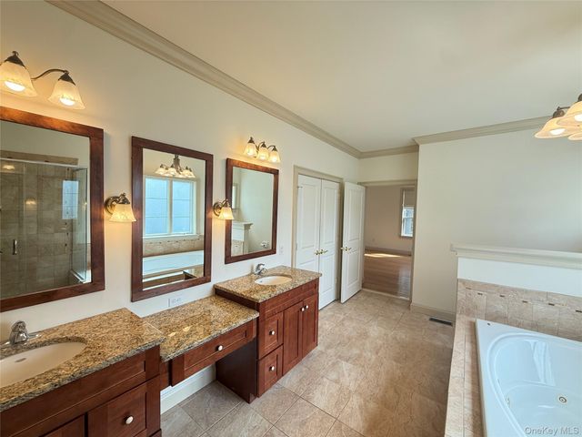 91 Caties Way, Hopewell Junction, NY 12533