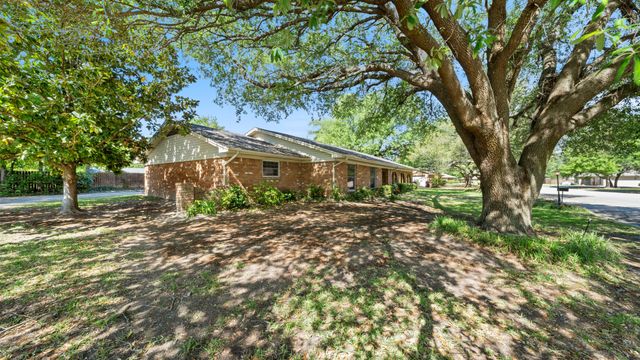 111 Granada Square, Canton, TX 75103