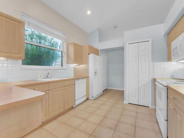 7215 Marsh Terrace, Port St. Lucie, FL 34986